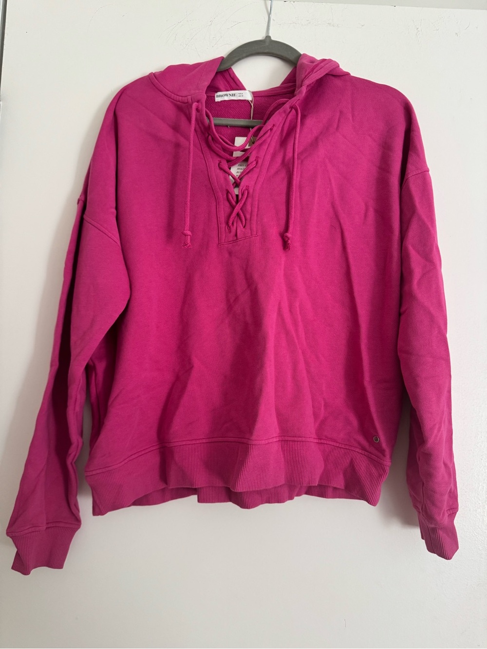Brownie nwt Women's Fuchsia Lace-Up Hoodie Sweatshirt. Size M. Retail $128